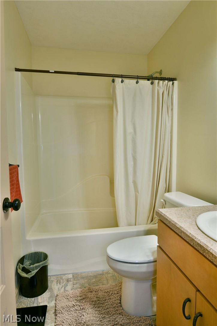 413 Maplewood Drive Cortland OH 44410