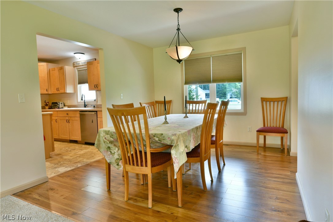 413 Maplewood Drive Cortland OH 44410