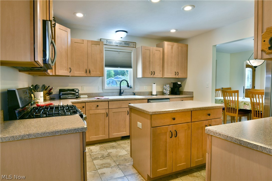 413 Maplewood Drive Cortland OH 44410