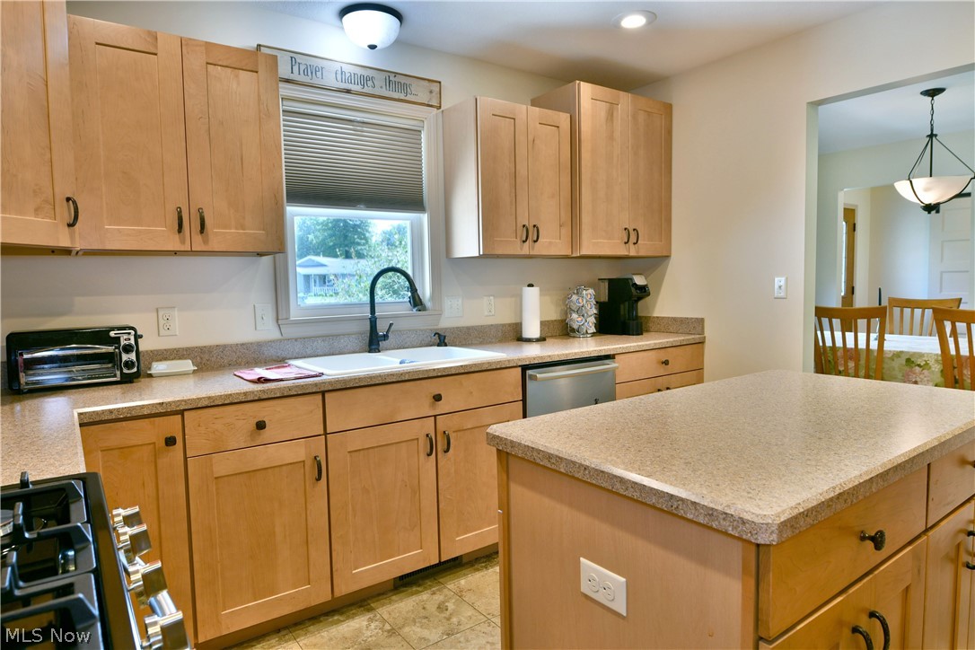 413 Maplewood Drive Cortland OH 44410