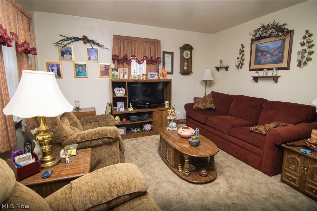 117 Starkey Boulevard Wintersville OH 43953