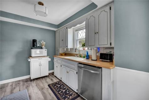 3862 Wallingford Road South Euclid OH 44121