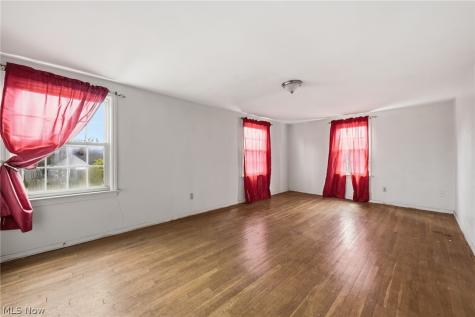 324 E 248th Street Euclid OH 44123