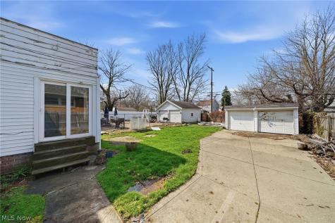 324 E 248th Street Euclid OH 44123