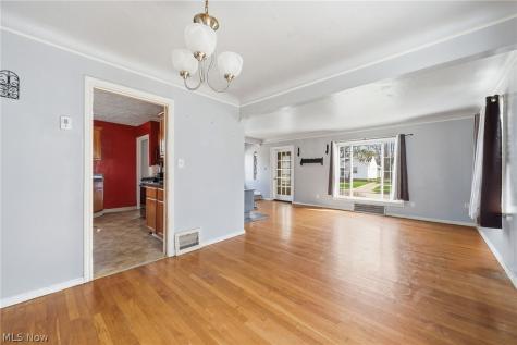 324 E 248th Street Euclid OH 44123