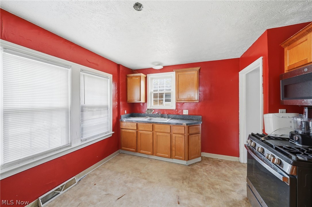 324 E 248th Street Euclid OH 44123