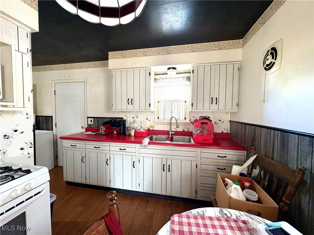 1983 E 37th Street Lorain OH 44055