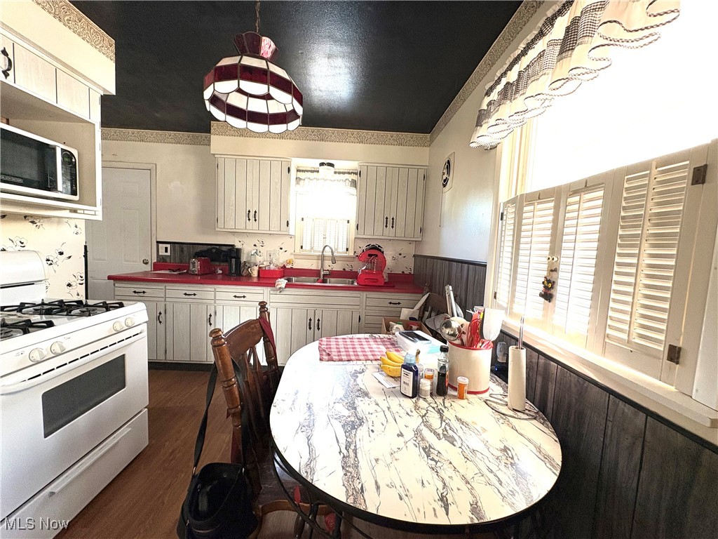 1983 E 37th Street Lorain OH 44055