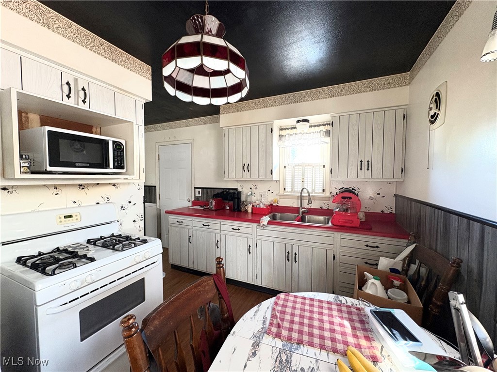 1983 E 37th Street Lorain OH 44055