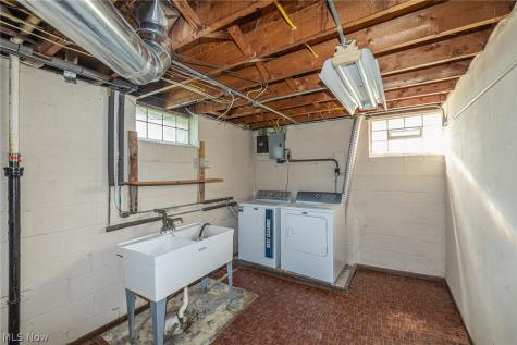 5915 Gerald Avenue Parma OH 44129