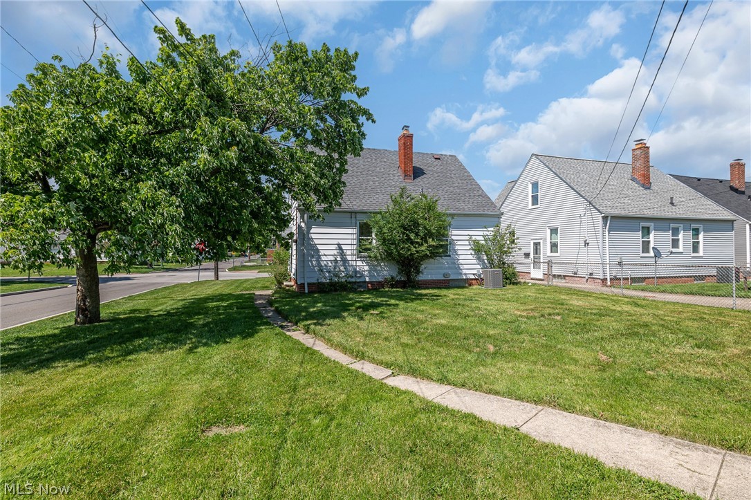 5915 Gerald Avenue Parma OH 44129