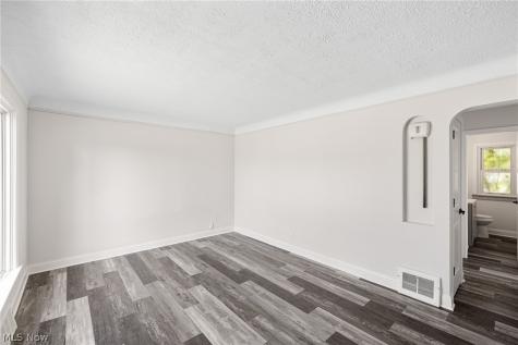 5915 Gerald Avenue Parma OH 44129