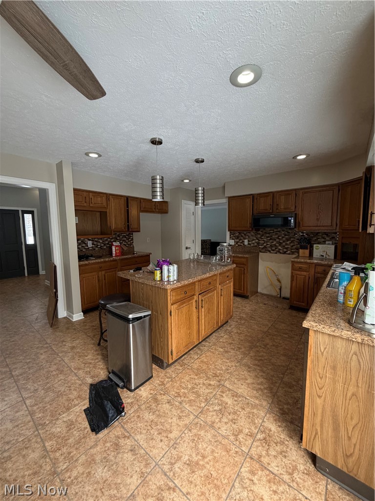 749 Regina Drive Vermilion OH 44089
