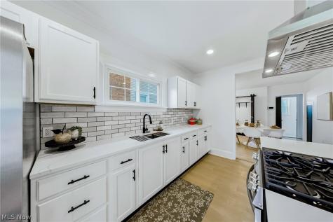 3244 Redwood Road Cleveland Heights OH 44118