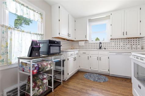 419 E 326th Street Willowick OH 44095