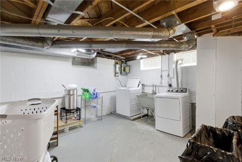 419 E 326th Street Willowick OH 44095