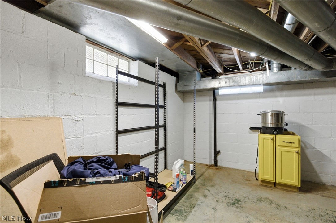 419 E 326th Street Willowick OH 44095