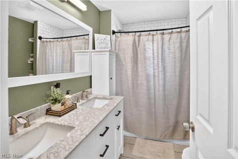 8247 Fairlane Drive Macedonia OH 44056