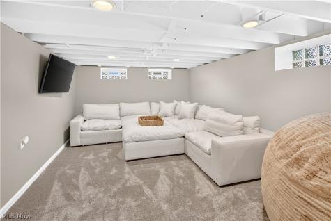 8247 Fairlane Drive Macedonia OH 44056