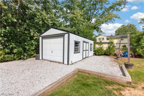 8247 Fairlane Drive Macedonia OH 44056