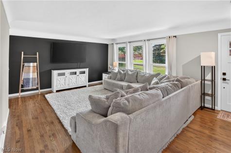 8247 Fairlane Drive Macedonia OH 44056