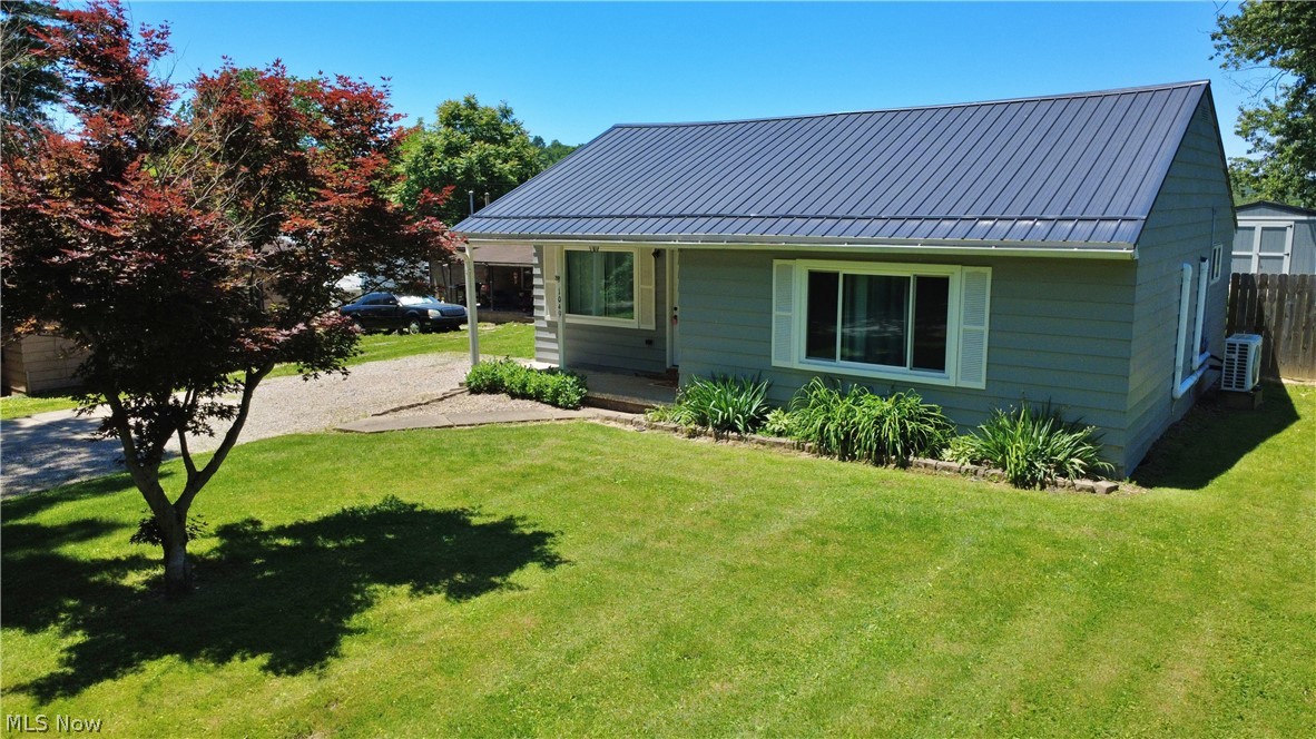 1049 S Luck Avenue Zanesville OH 43701