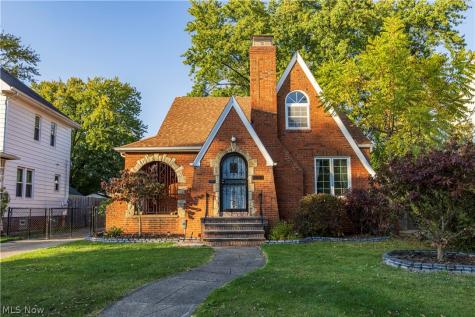 16936 Woodbury Avenue Cleveland OH 44135