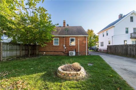 16936 Woodbury Avenue Cleveland OH 44135
