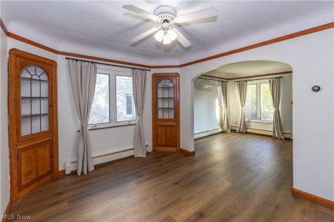 16936 Woodbury Avenue Cleveland OH 44135