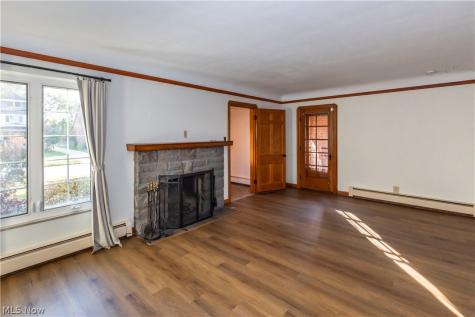 16936 Woodbury Avenue Cleveland OH 44135