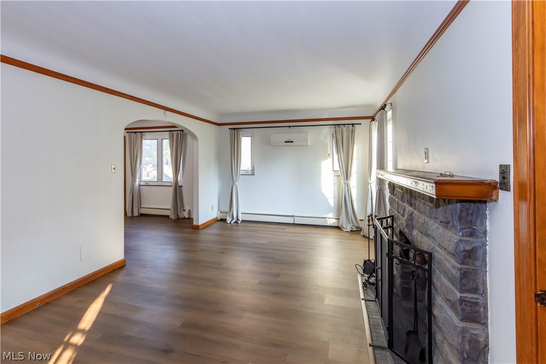 16936 Woodbury Avenue Cleveland OH 44135