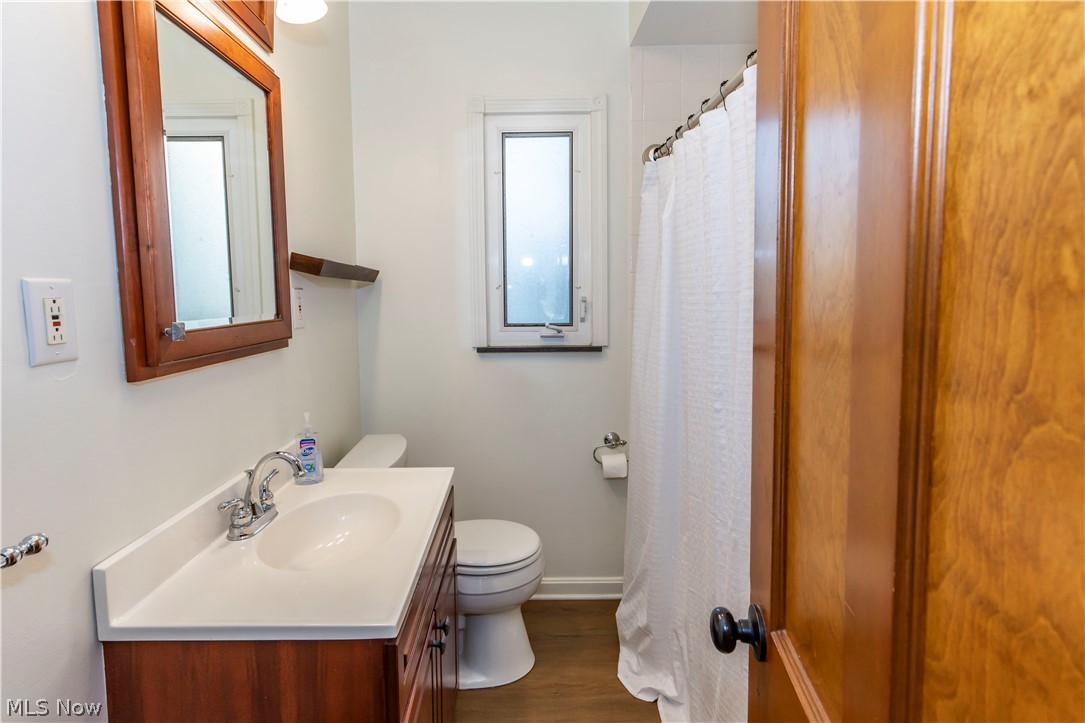 16936 Woodbury Avenue Cleveland OH 44135