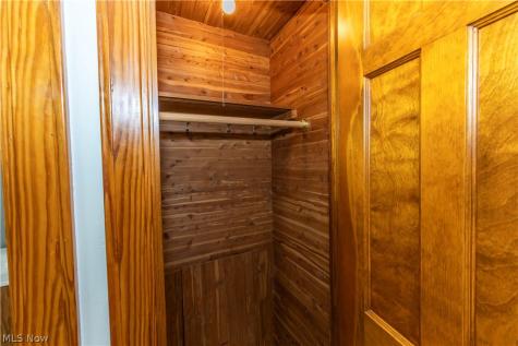 16936 Woodbury Avenue Cleveland OH 44135