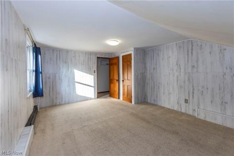 16936 Woodbury Avenue Cleveland OH 44135
