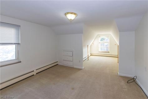 16936 Woodbury Avenue Cleveland OH 44135