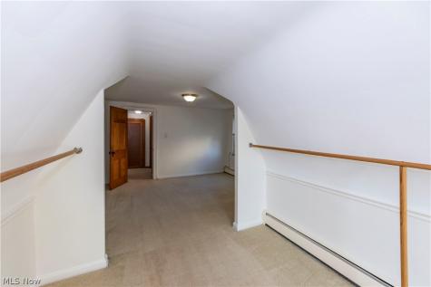 16936 Woodbury Avenue Cleveland OH 44135