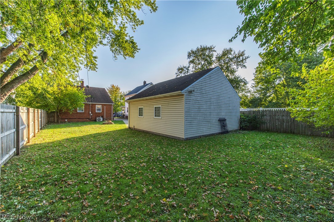 16936 Woodbury Avenue Cleveland OH 44135