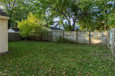 16936 Woodbury Avenue Cleveland OH 44135