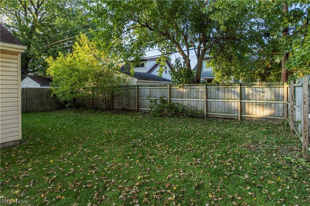 16936 Woodbury Avenue Cleveland OH 44135