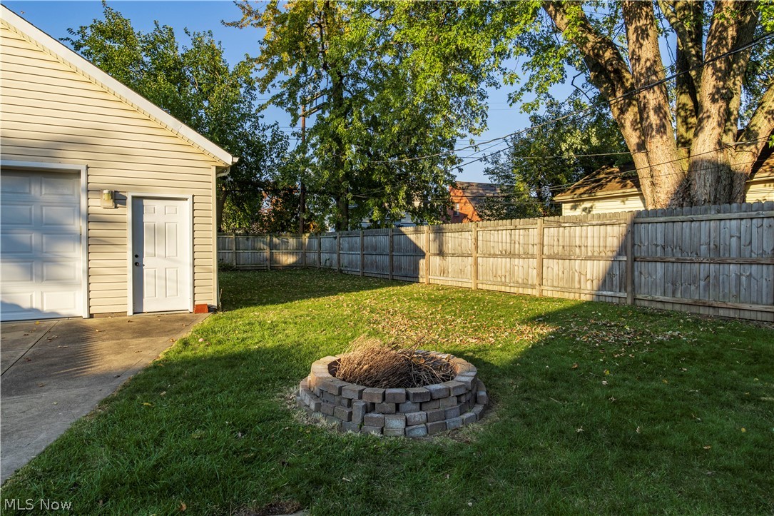 16936 Woodbury Avenue Cleveland OH 44135