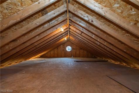 16936 Woodbury Avenue Cleveland OH 44135