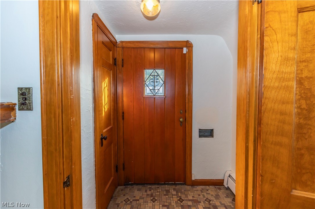 16936 Woodbury Avenue Cleveland OH 44135