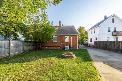 16936 Woodbury Avenue Cleveland OH 44135