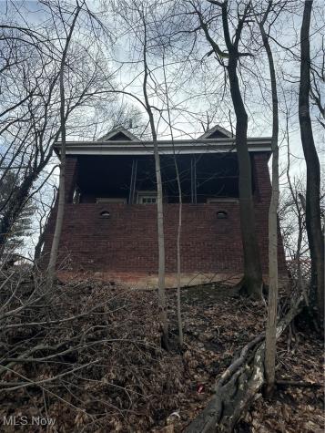 19201 Shawnee Road Euclid OH 44117