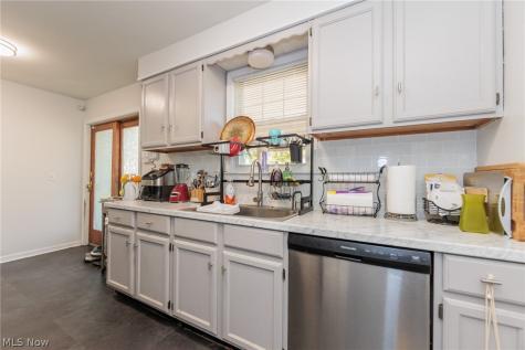 2449 E 38th Street Lorain OH 44055