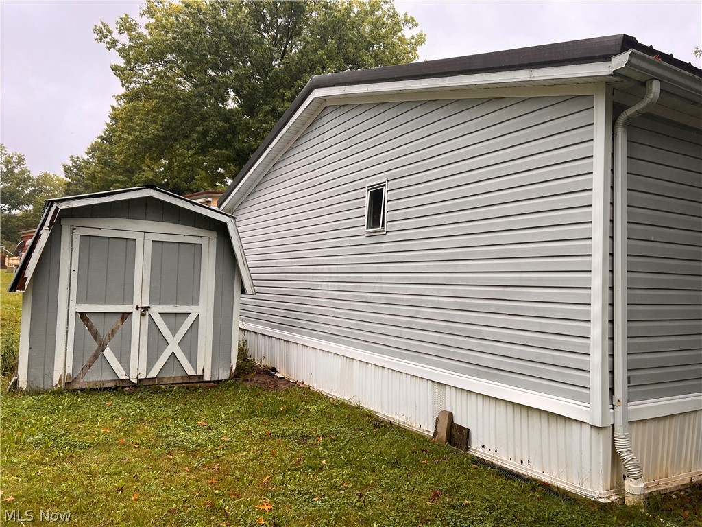 1931 Campground Road Wellsville OH 43968