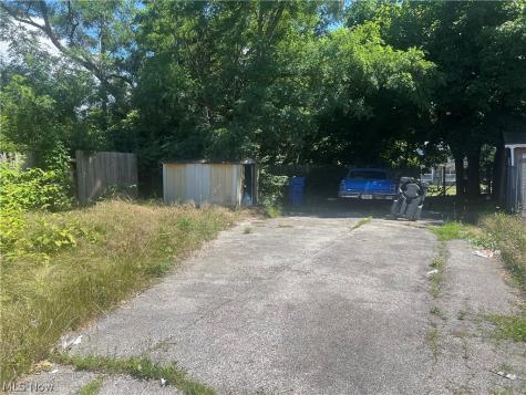 9418 Easton Avenue Cleveland OH 44104