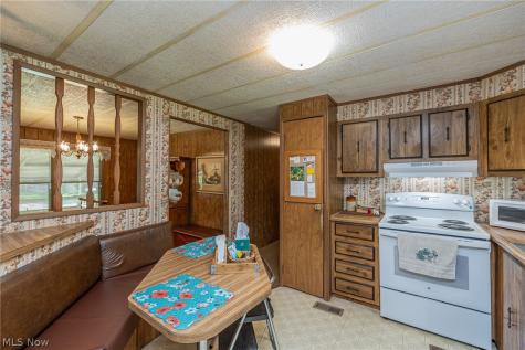 4 Overland Drive Olmsted Twp OH 44138
