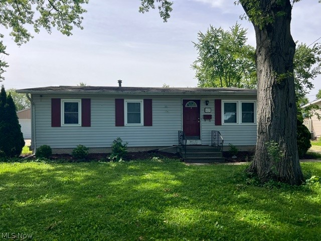 823 Stanford Avenue Elyria OH 44035