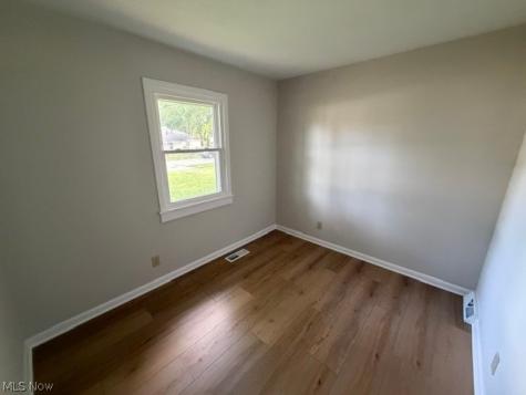 823 Stanford Avenue Elyria OH 44035